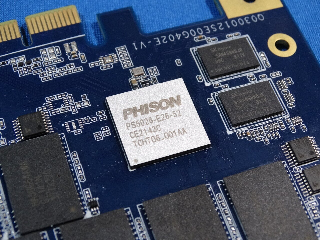 Phison E26 : le contrôleur PCIe Gen 5 pour des SSD visant « le futur du jeu vidéo »
