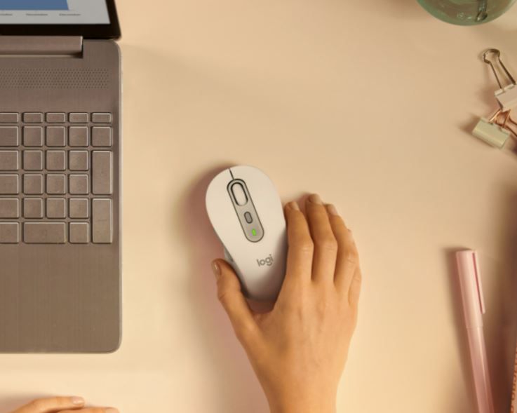 Logitech Signature M650 : une souris sans-fil déclinée en deux tailles (et aussi pour gaucher)