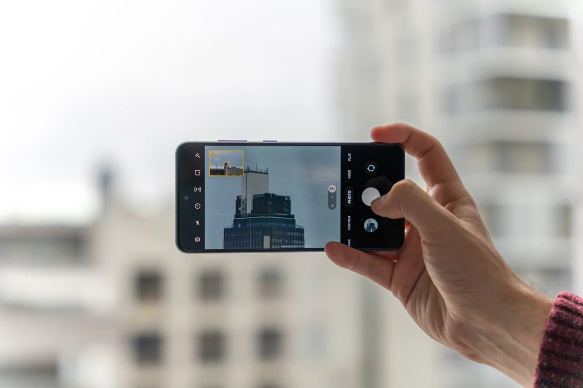 Samsung Galaxy S21 FE test © © Pierre Crochart pour Clubic