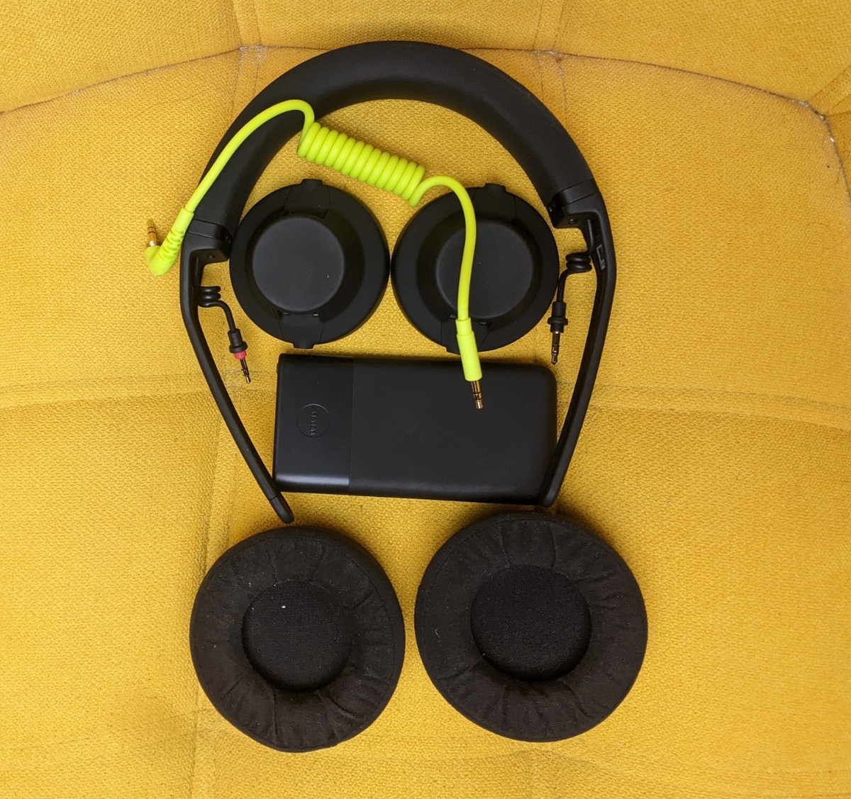 AIAIAI TMA-2 Casque DJ professionnel Over Ear Headphones (One Size Noir) - Casque de Studio avec Câble - Casque Circum-Auriculaire Filaire Haut de Gamme