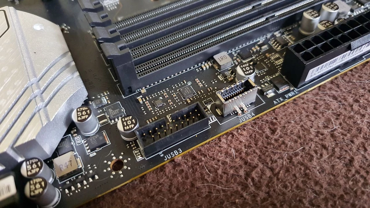 MSI MAG B660M Mortar WiFi DDR4 © Nerces