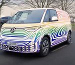 ID. Buzz : le van électrique de Volkswagen se montre en photo, en vidéo et tout en couleur