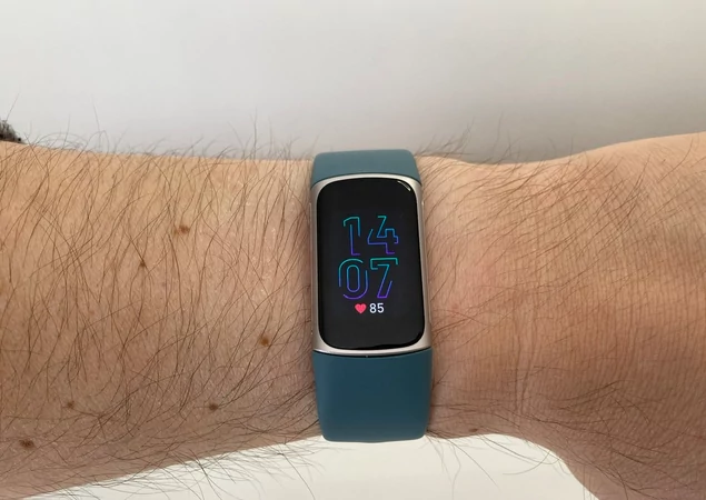Fitbit Charge 5