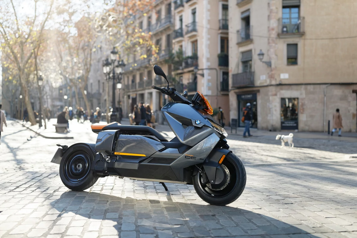 BMW CE 04 © Thibault Jousse