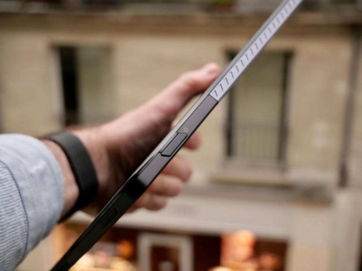 ASUS Vivobook 13 Slate OLED-15 © © Nathan Le Gohlisse pour Clubic