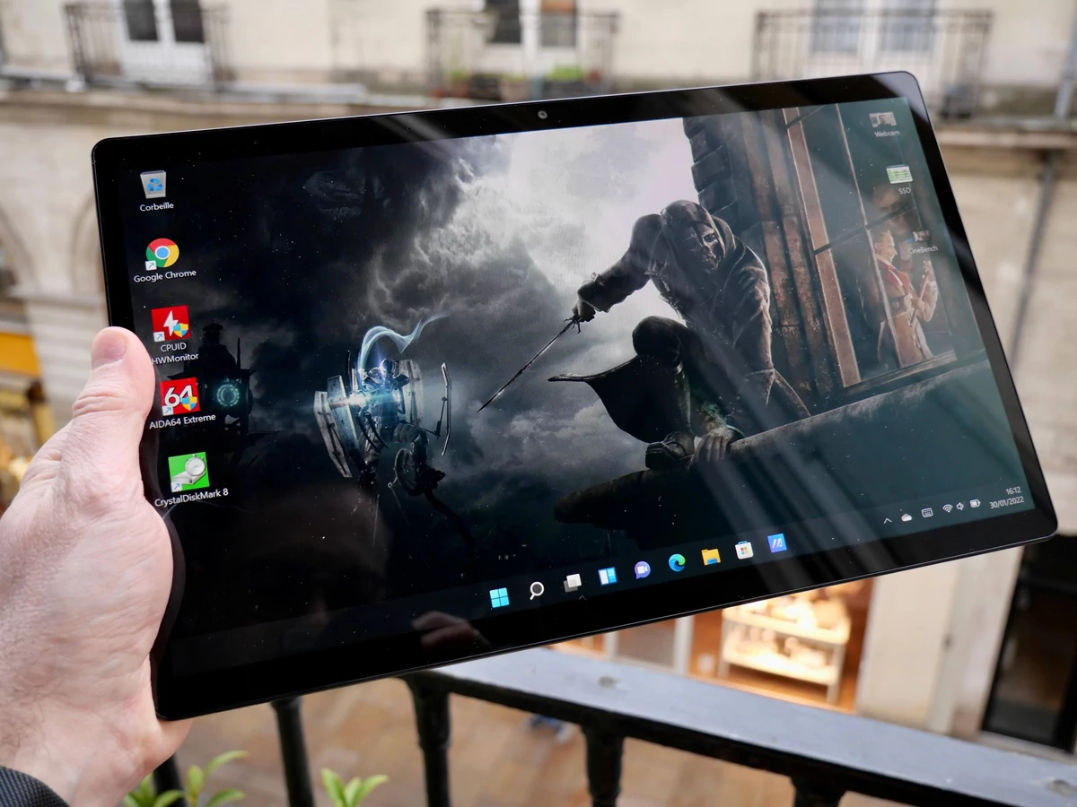 ASUS Vivobook 13 Slate OLED-17 © © Nathan Le Gohlisse for Clubic