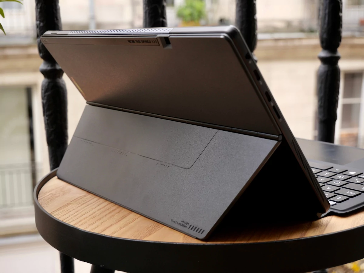 ASUS Vivobook 13 Slate OLED-21 © © Nathan Le Gohlisse pour Clubic