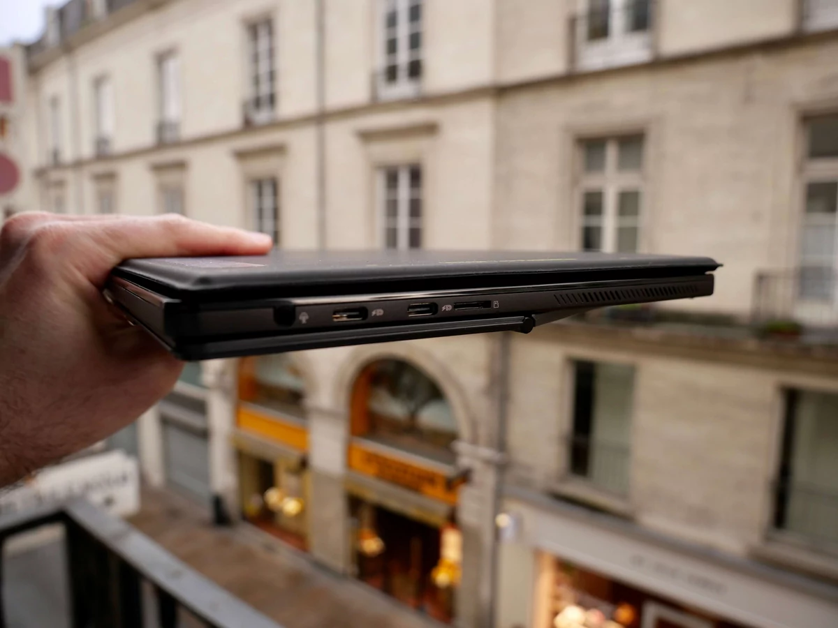 ASUS Vivobook 13 Slate OLED-23 © © Nathan Le Gohlisse pour Clubic