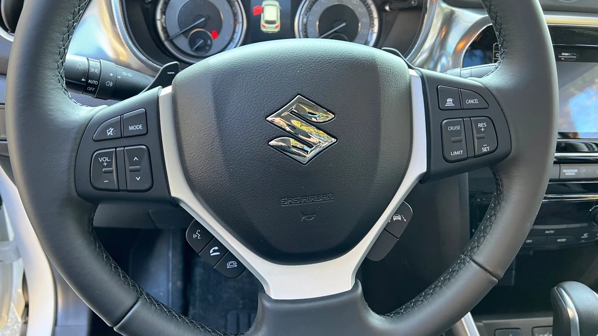 Suzuki Vitara Hybrid © Thibault Jousse