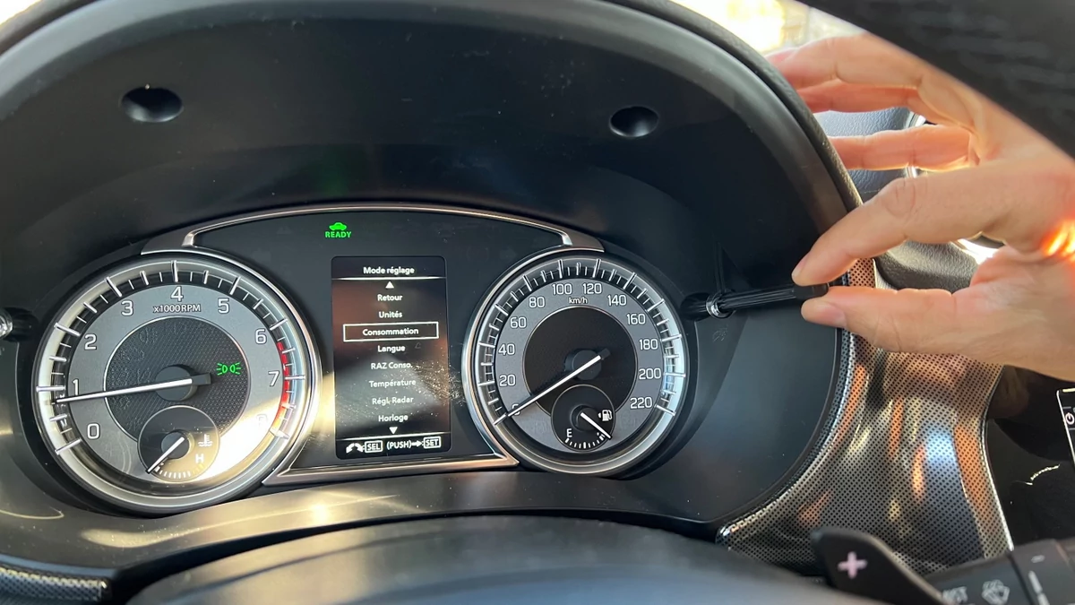 Suzuki Vitara Hybrid © Thibault Jousse