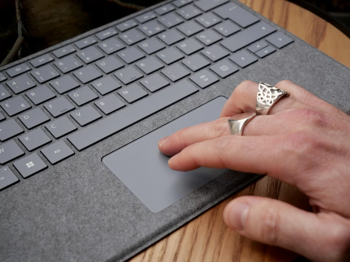 Microsoft Surface Pro 8-7 © © Microsoft