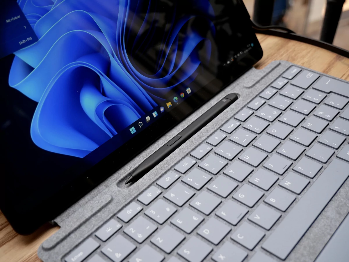 Microsoft Surface Pro 8-10 © © Microsoft