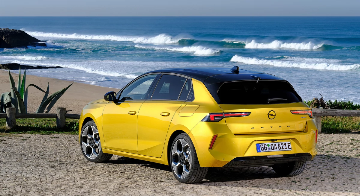 Opel Astra PHEV © David Nogueira