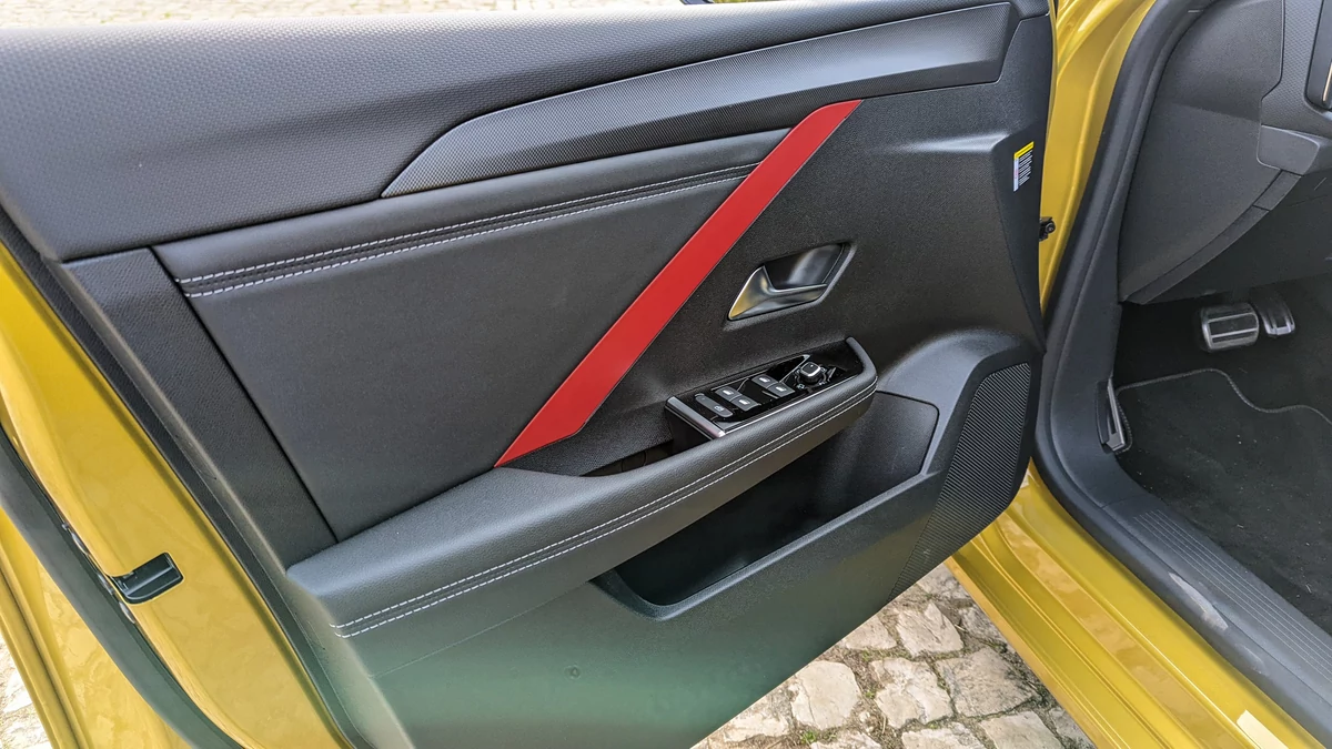 Opel Astra PHEV © David Nogueira