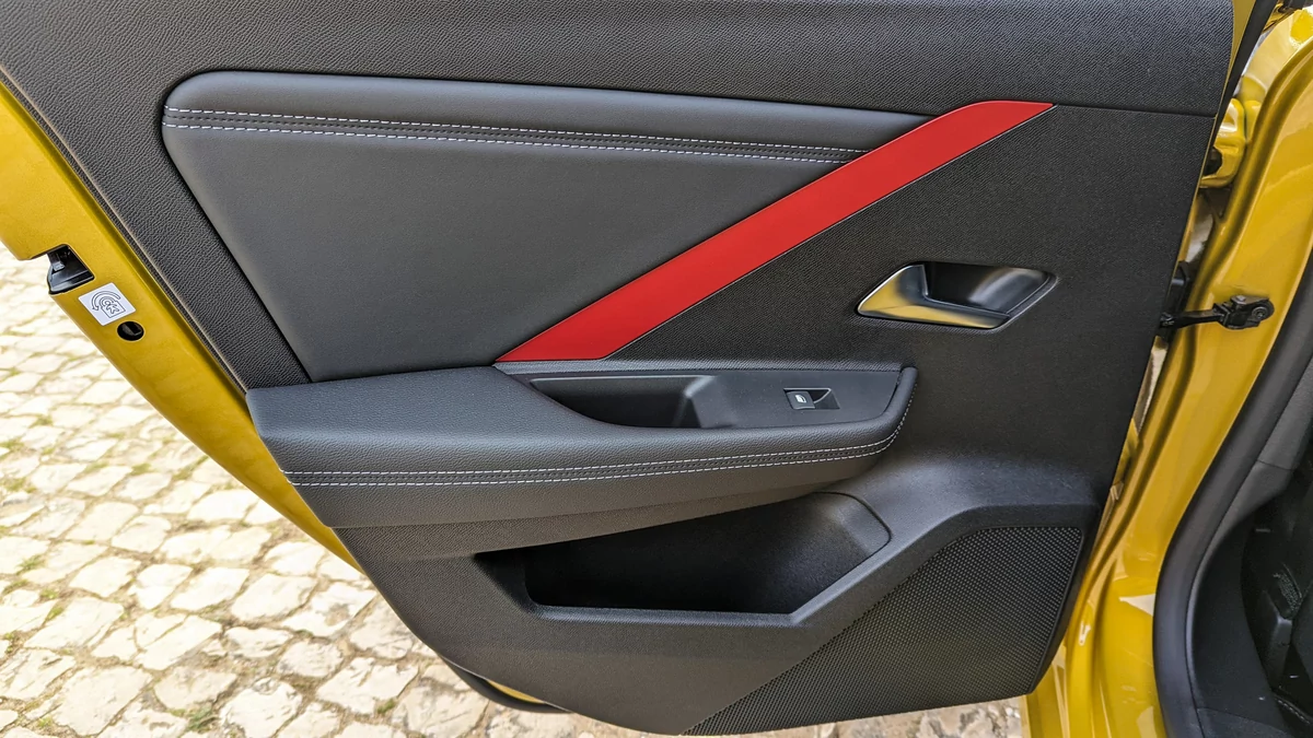 Opel Astra PHEV © David Nogueira