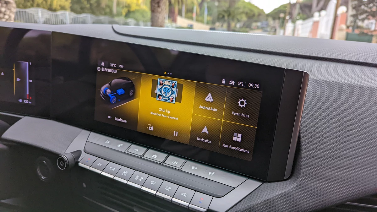 Opel Astra PHEV © David Nogueira