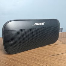 Test Bose SoundLink Flex : une mini enceinte baroudeuse aux basses soignées