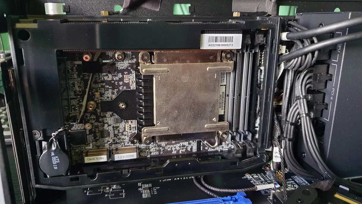 Intel NUC 12 Extreme Dragon Canyon © Nerces