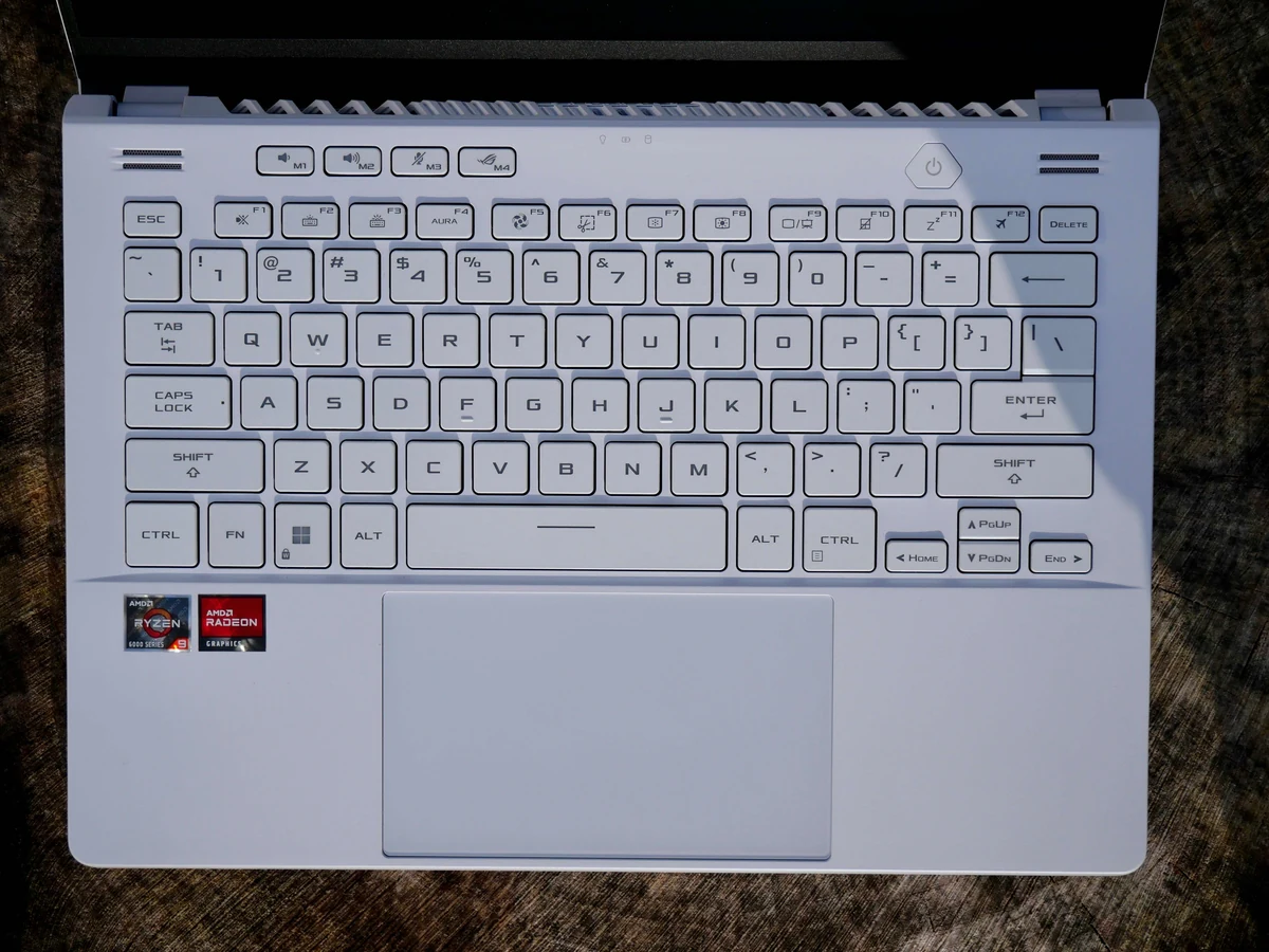 ASUS ROG Zephyrus G14 2022-11 © © Nathan Le Gohlisse pour Clubic