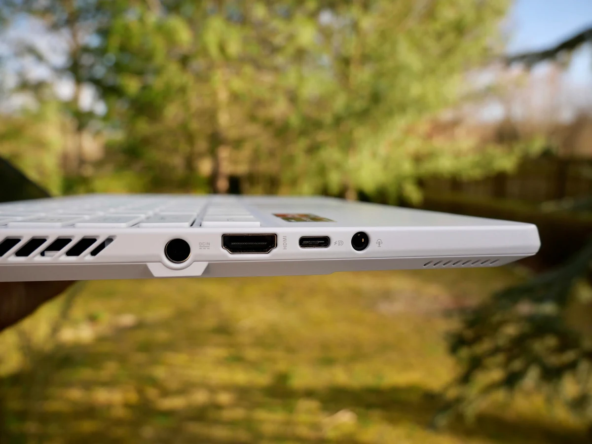 ASUS ROG Zephyrus G14 2022-15 © © Nathan Le Gohlisse pour Clubic