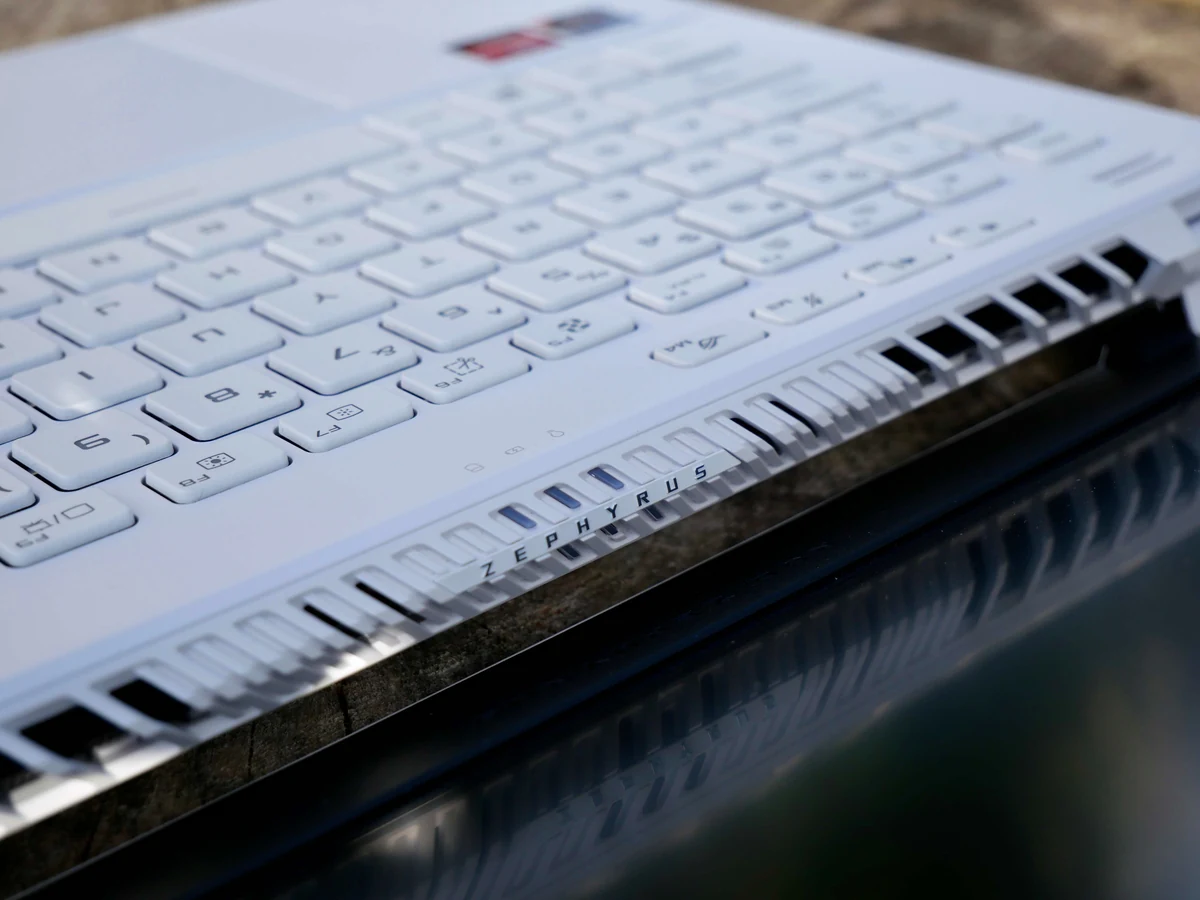 ASUS ROG Zephyrus G14 2022-24 © © Nathan Le Gohlisse pour Clubic