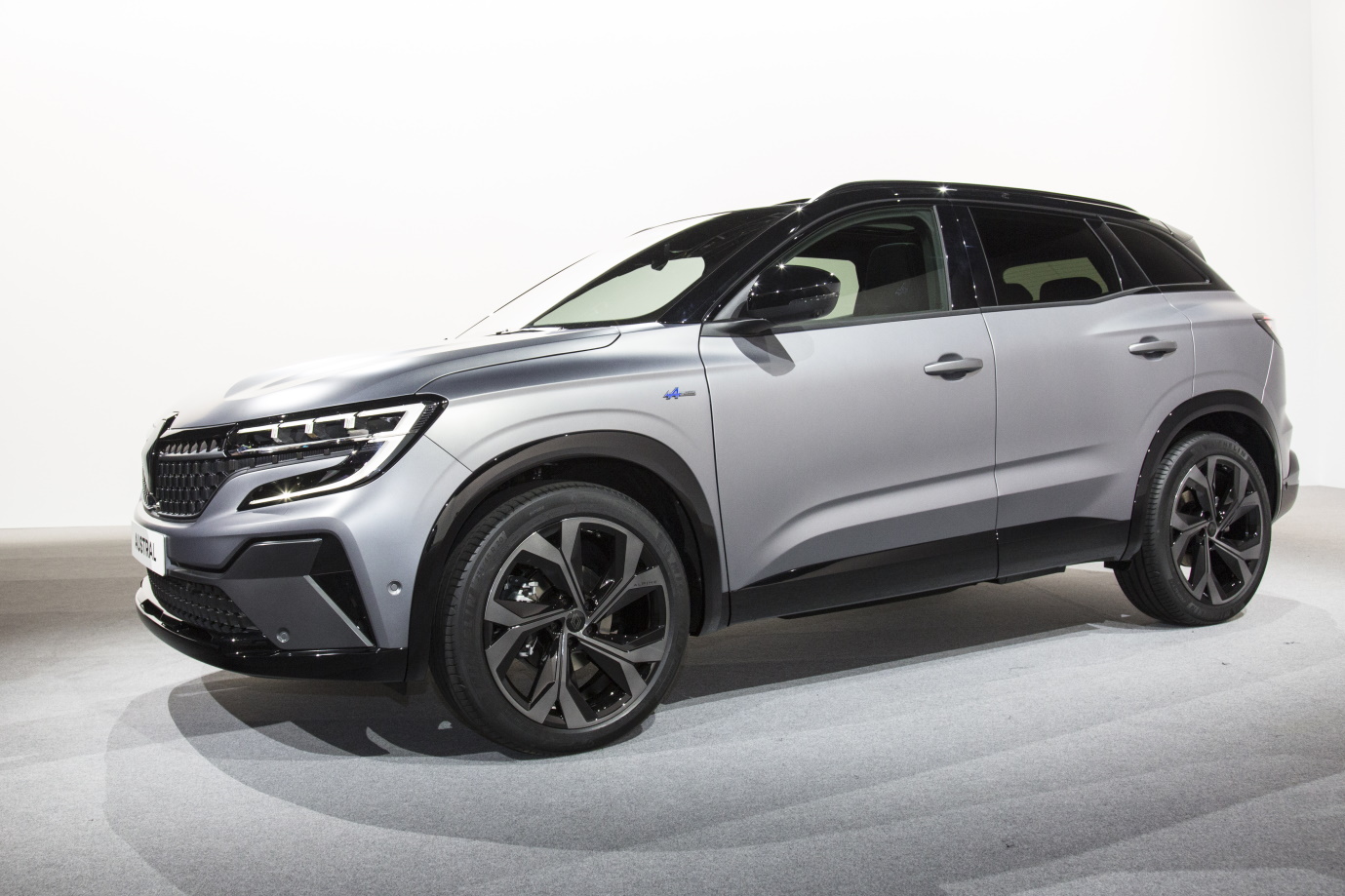 A bord du nouveau Renault Austral 2022 : un modèle électrique soigné et équilibré
