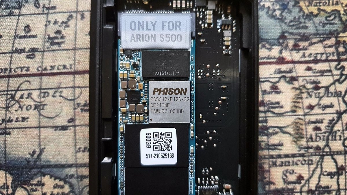Le fameux contrôleur Phison PS5012-E12S-32 © Nerces