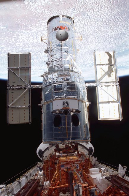 Hubble réparation 2002 navette © NASA