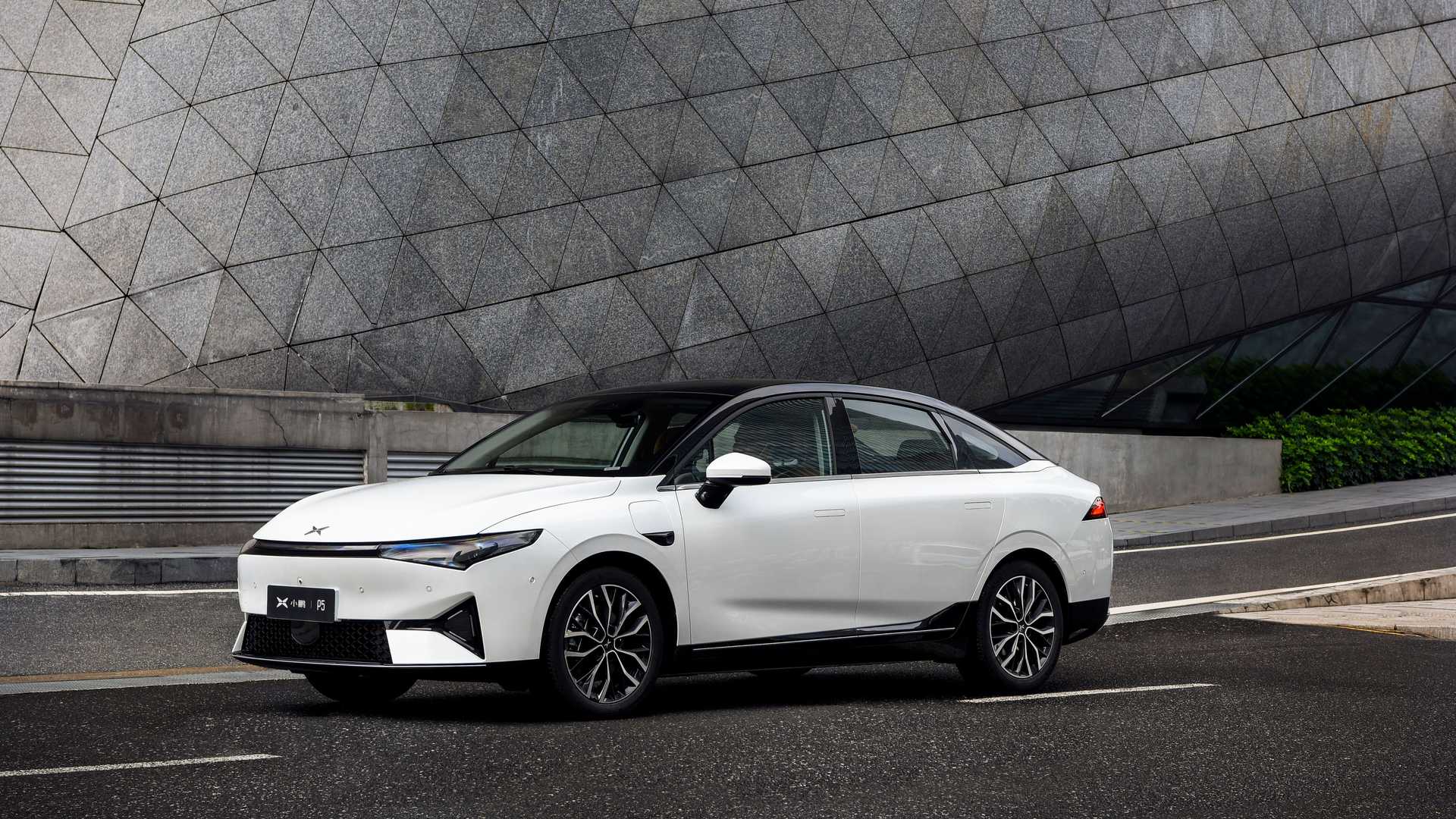 XPeng P5 : la très prometteuse voiture électrique arrive enfin en Europe