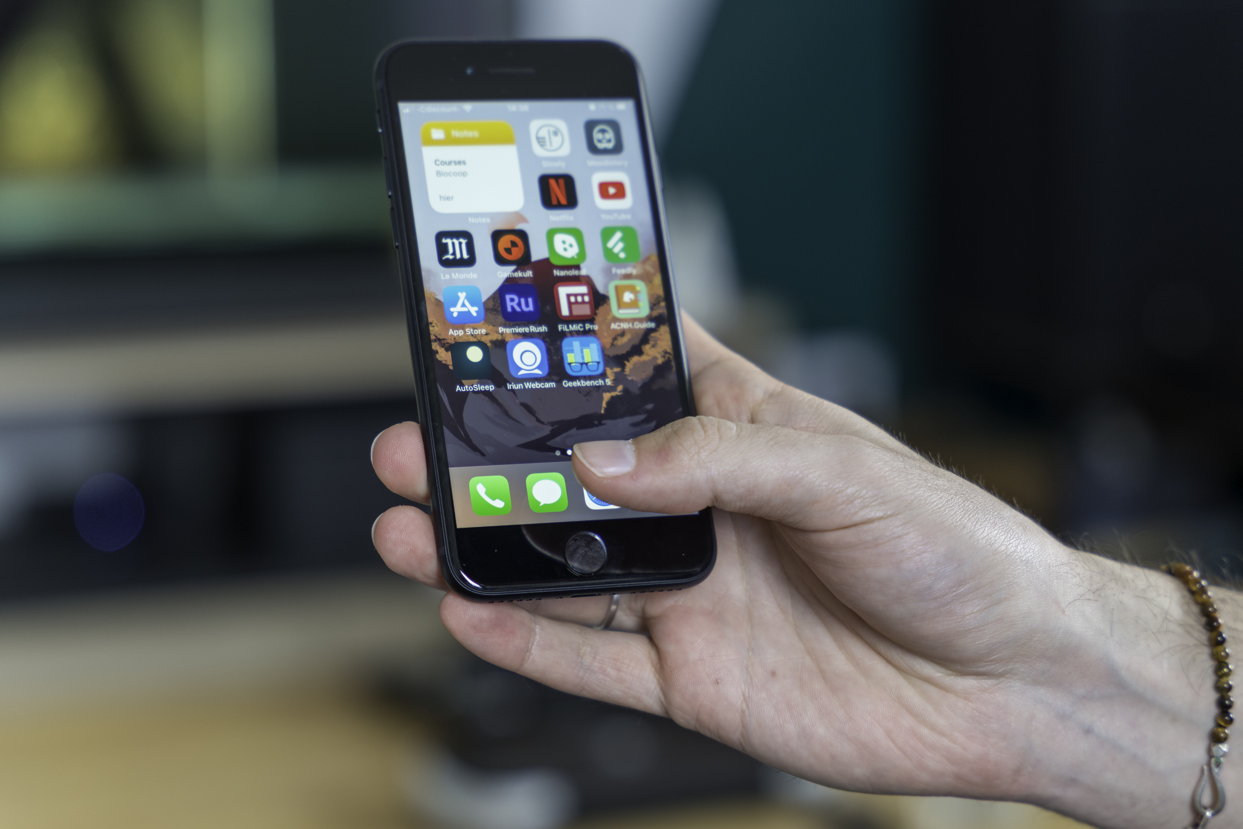 L'iPhone SE 4 donne signe de vie et serait prévu pour 2025