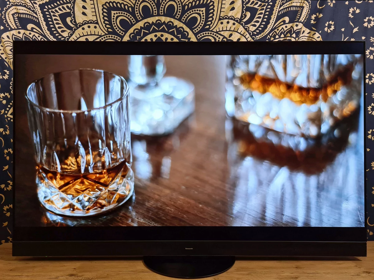 Test Panasonic TX-65JZ2000E © Matthieu Legouge
