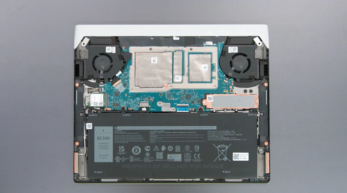 Alienware x14-25 © © Dave2D - YouTube