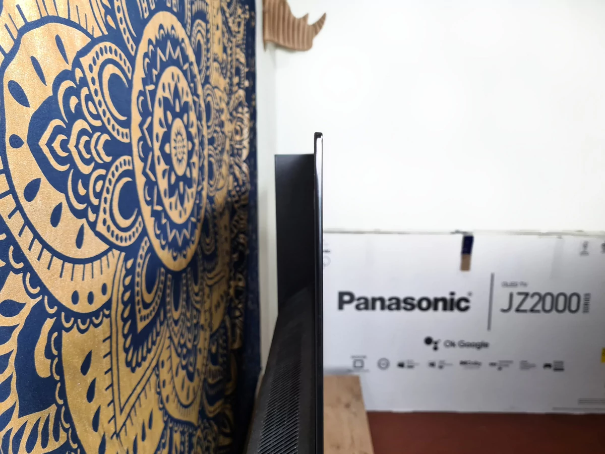 Test Panasonic TX-65JZ2000E © Matthieu Legouge