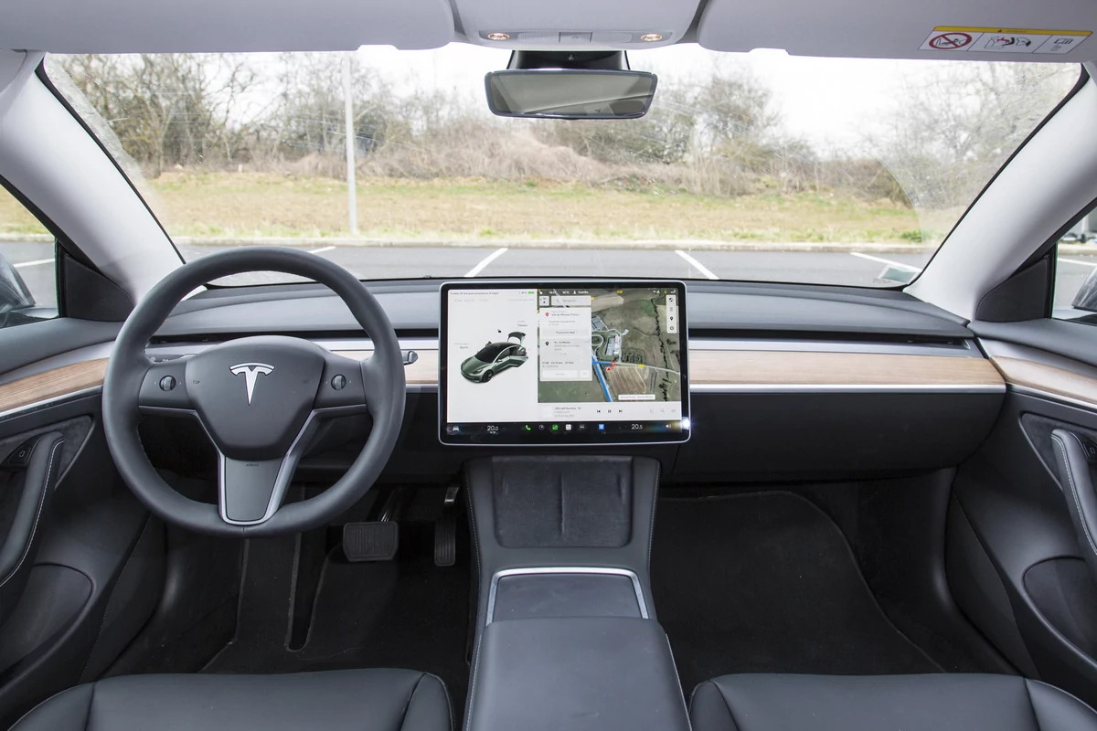 Tesla Model 3 2022 planche de bord © Camille Pinet