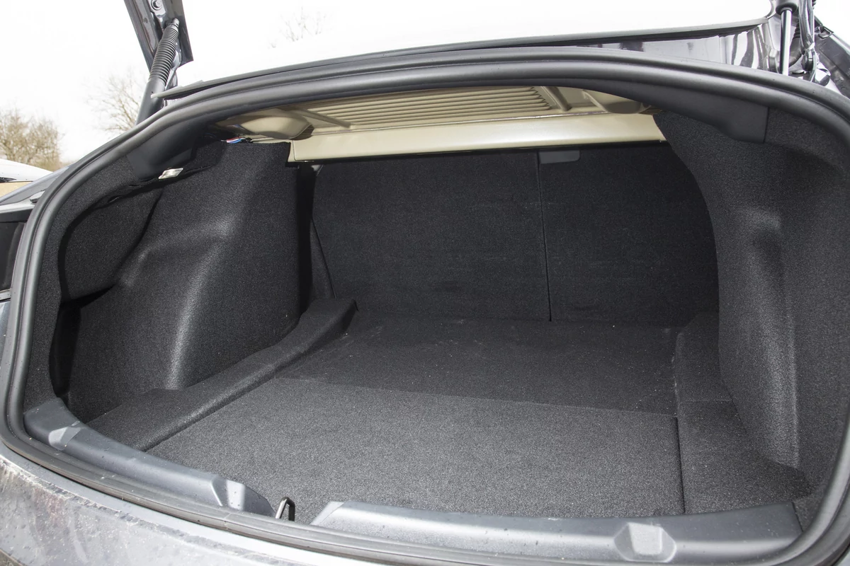 Tesla Model 3 2022 coffre © Camille Pinet
