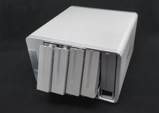 TerraMaster F5-221