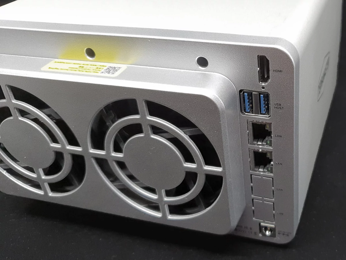 TerraMaster F5-221 © Nerces pour Clubic.com