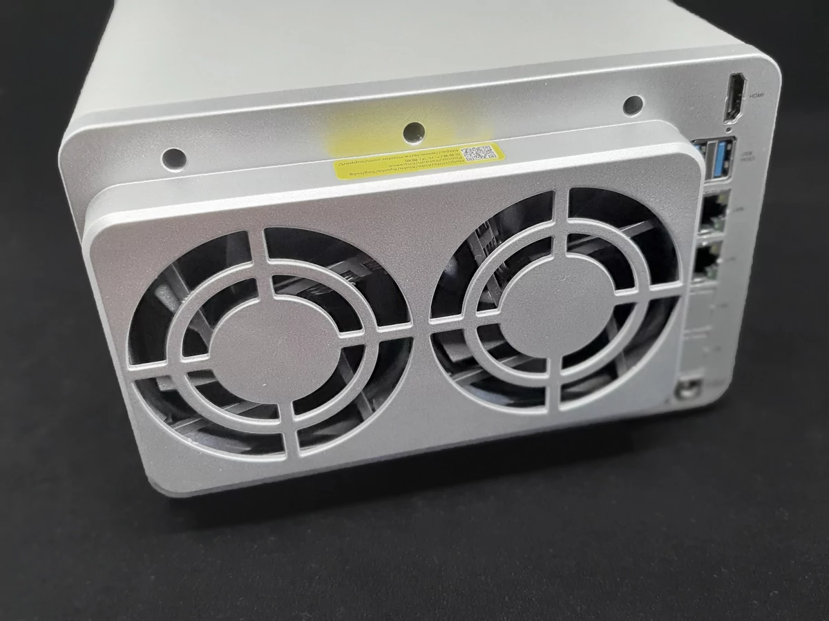 TerraMaster F5-221 © Nerces pour Clubic.com