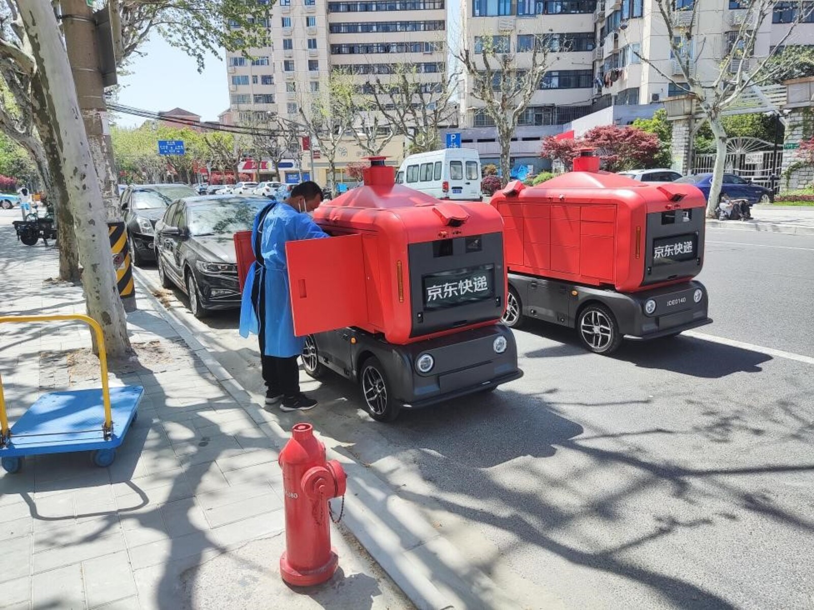 Confinement : à Shanghai, les robots autonomes prennent le relais sur les livraisons