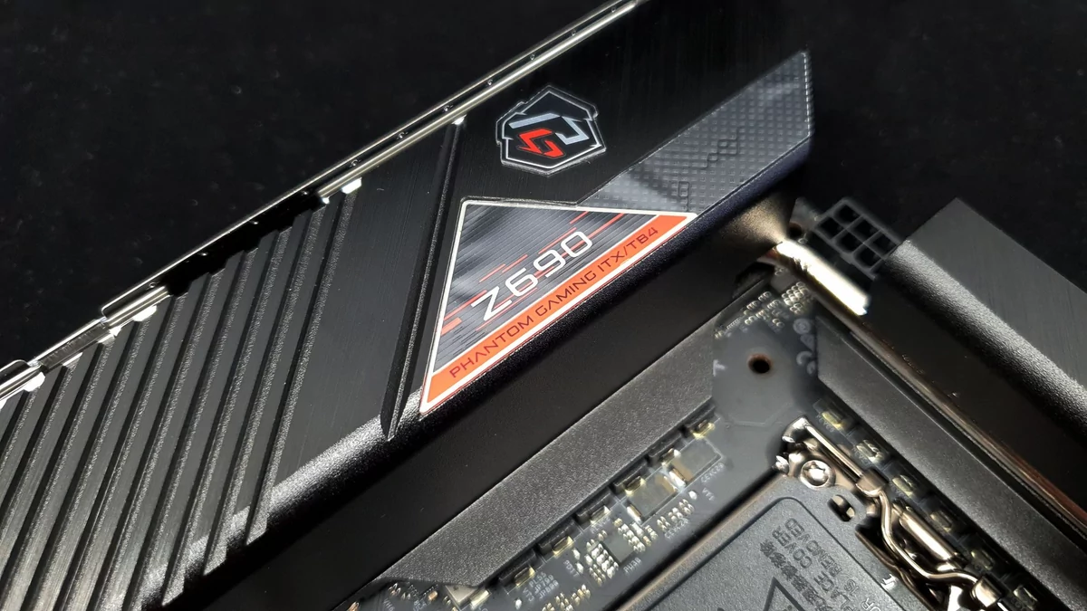 ASRock Z690 Phantom Gaming-ITX/TB4 © Nerces