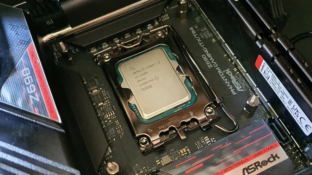 Intel Core i3-12100 © Nerces