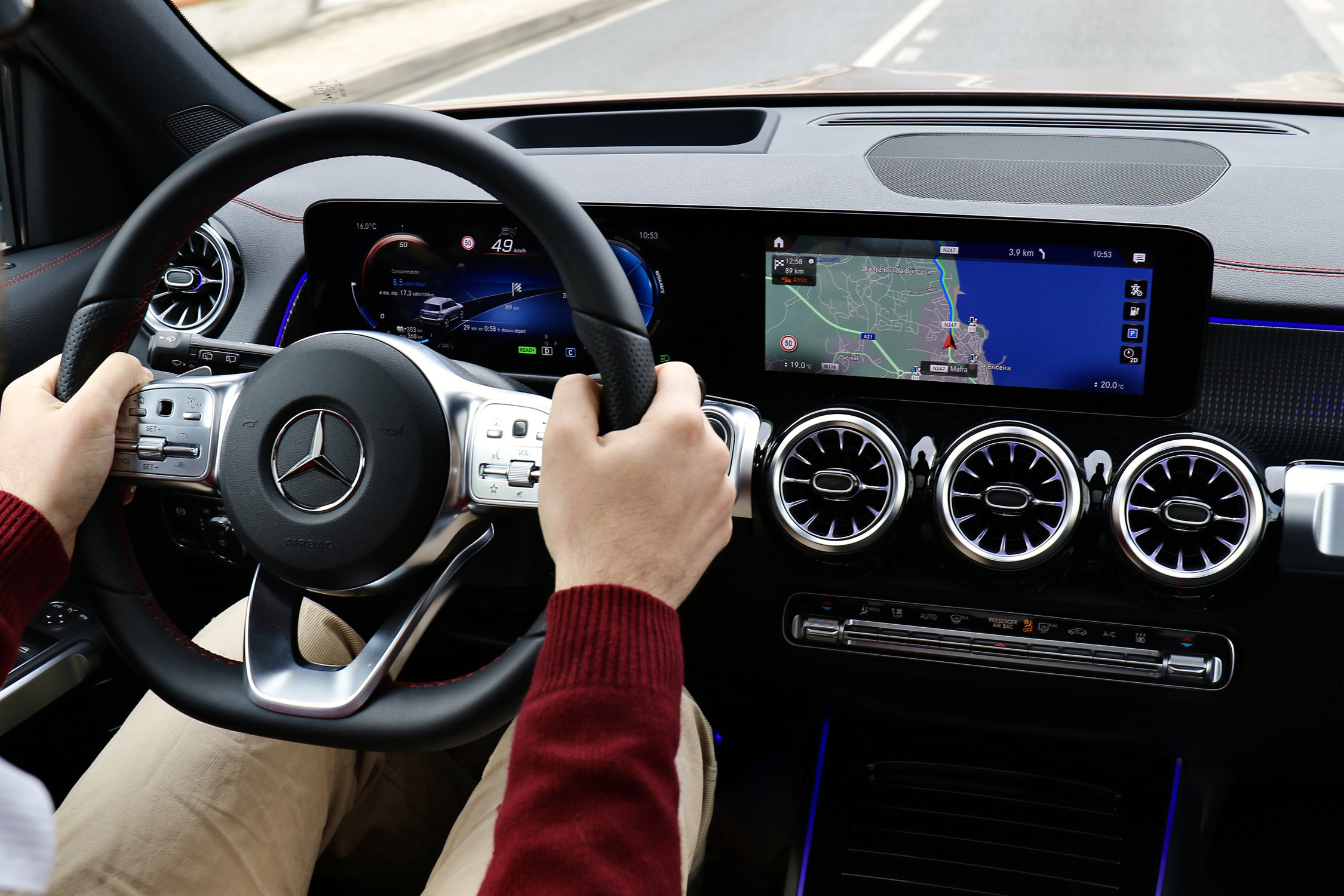 ChatGPT dans les Mercedes ? C'est en test, mais pour quoi faire ?