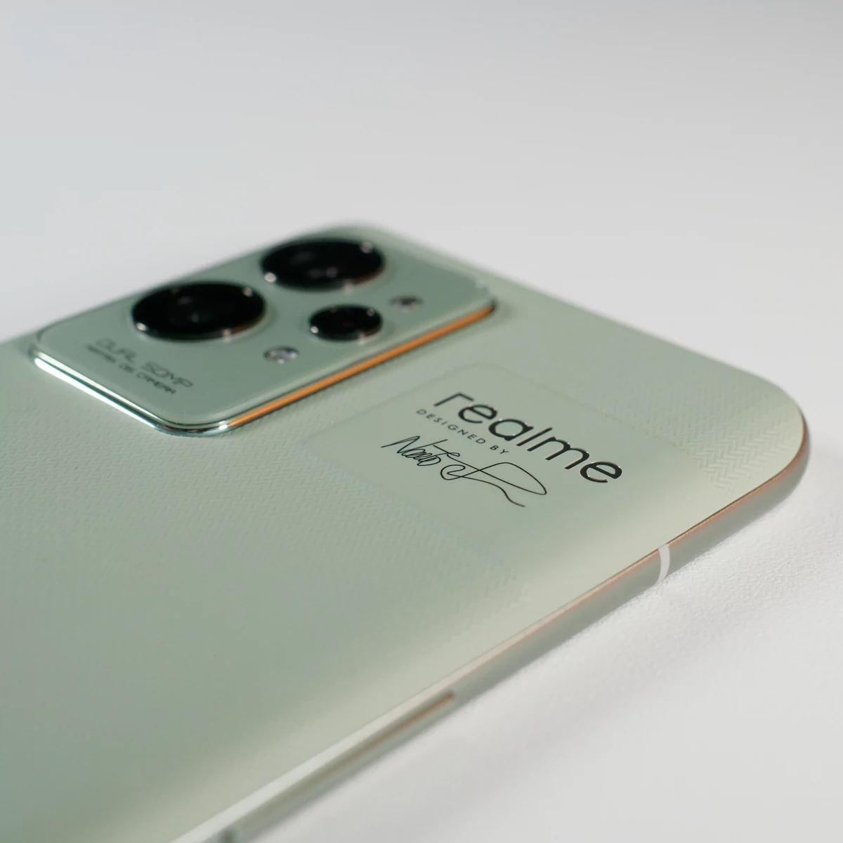 realme GT2 Pro © © Marc Mitrani pour Clubic
