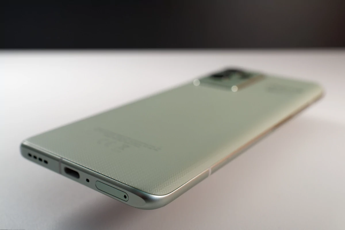 realme GT2 Pro © © Marc Mitrani pour Clubic