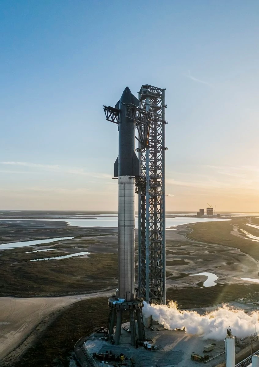 Starship SuperHeavy assemblage avec pression © SpaceX