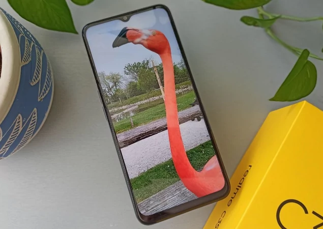 realme C35
