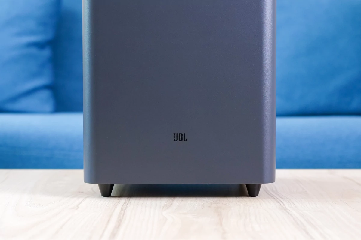 Test JBL Bar 2.1 Deep Bass pieds