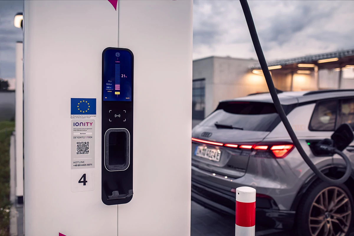 Essai-borne-de-recharge-Ionity © Soufyane Benhammouda pour Clubic
