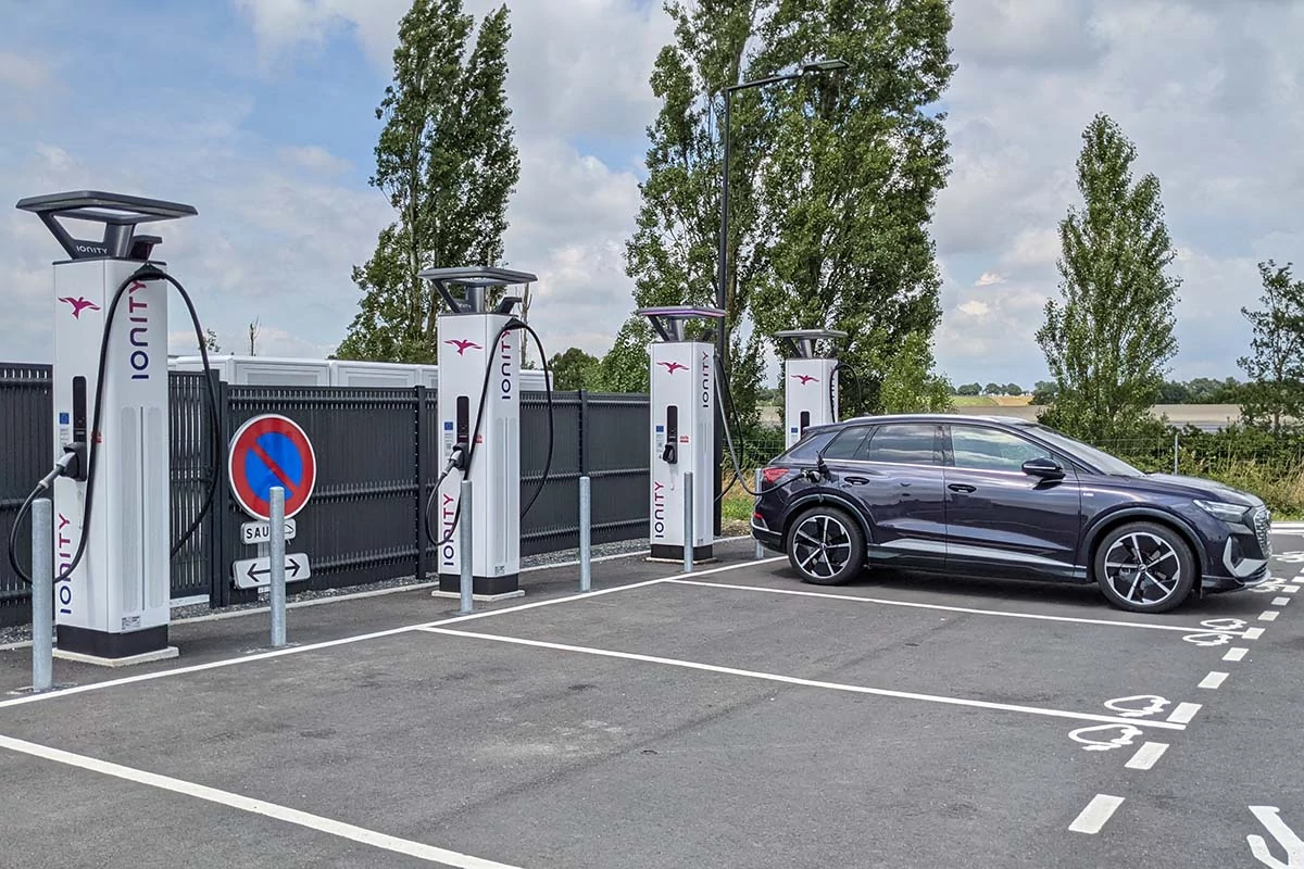 Essai-borne-de-recharge-Ionity © Soufyane Benhammouda pour Clubic