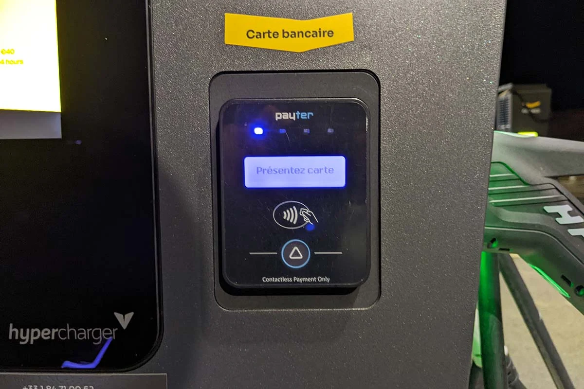 Test-bornes-recharge-Fastned © Soufyane Benhammouda pour Clubic